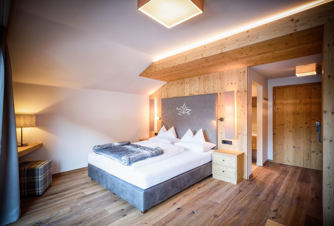 Hotel & Chalets Edelweiss Madonna  Eksteriør bilde